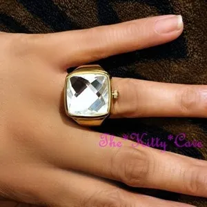 Authentic Amplify Your Radiance with the Crimson Crystal Starlight Ring