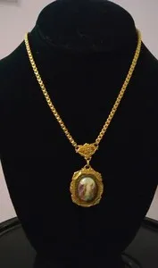Authentic The Porcelain Dream: Antique Gold-Plated Box Chain Necklace