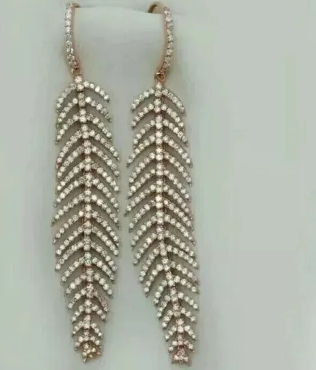 Authentic Whispers of the Feather: 1.6Ct Round Cut Earrings Embodied in Radiant Rose Gold