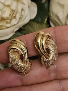 Authentic Golden Echoes: Vintage Textured Relics of Radiant Light