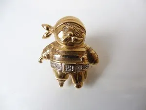 Authentic The Corsair’s Gilded Keepsake: A Talisman of Daring Spirit