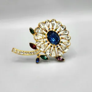 Authentic Celestial Bloom: Vintage Gold‑Plated Marquise Flower Brooch