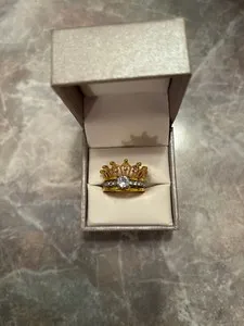 Authentic The Regal Princess Tiara Ring in Radiant Gold Plate