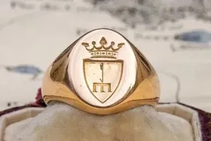 Authentic The Noble Crest: Victorian Heraldic Chevaliers Signet Ring in Radiant 14K Gold Plate