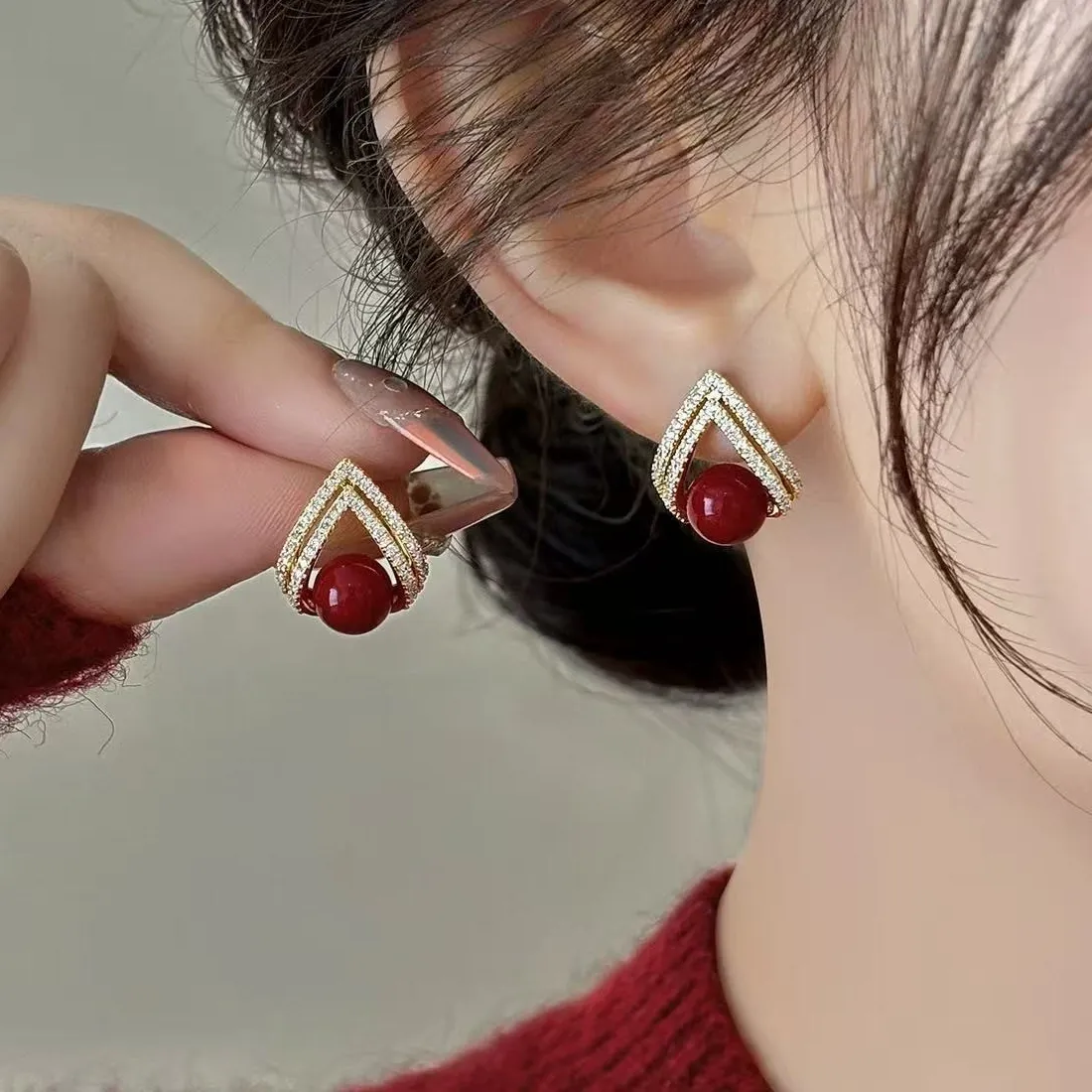 Authentic Crimson Tide Pearl Talismans: A Vessel of Elegance and Intuition