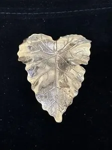 Authentic The Gilded Foliage Talisman: A Vintage Nature-Bound Scarf Clip and Slide
