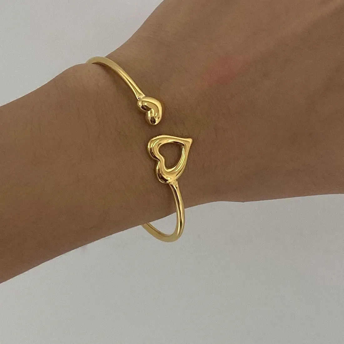 Authentic Fashion Woman 18K Gold Plated Heart Opening Bracelet Bangle Cuff Anti-Tarnish
