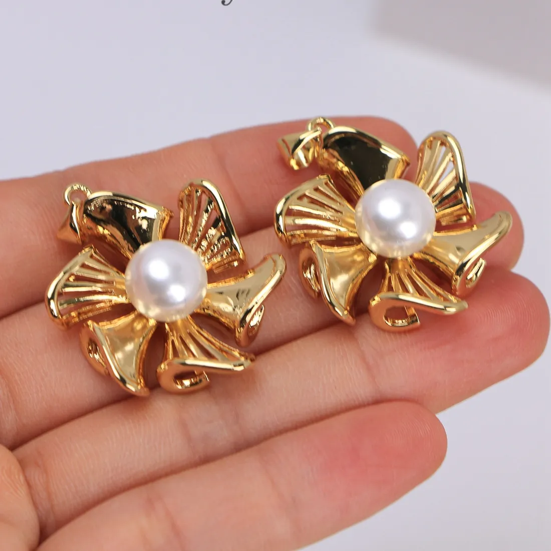 Authentic 5Pcs, 18K Gold Plated Pearl Flower Pendant Charm for DIY Jewelry Finding Necklace Bracelet