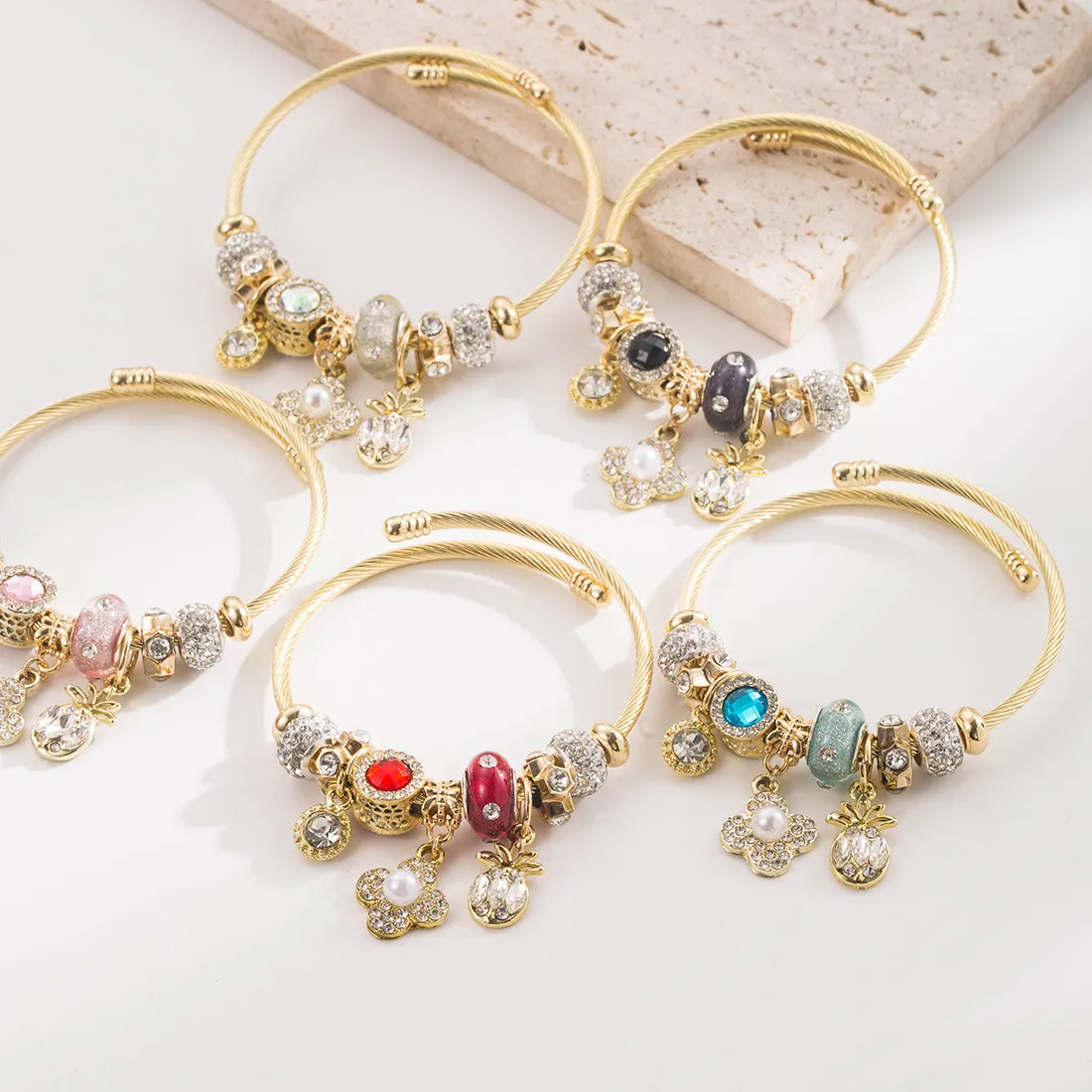 Authentic stylish gold bracelet, exquisite lucky four-leaf clover pineapple pendant, best friend bangle