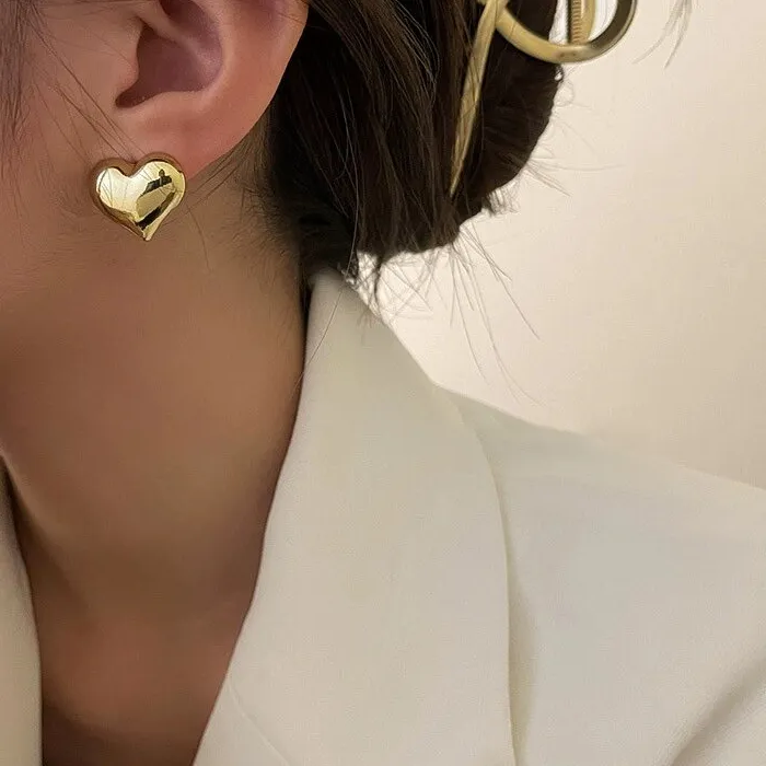 Authentic NEW Gold Color Smooth Surface Love Heart Shaped Stud Earrings Women Minimalist Fashion Girl Wedding Bridal Jewelry