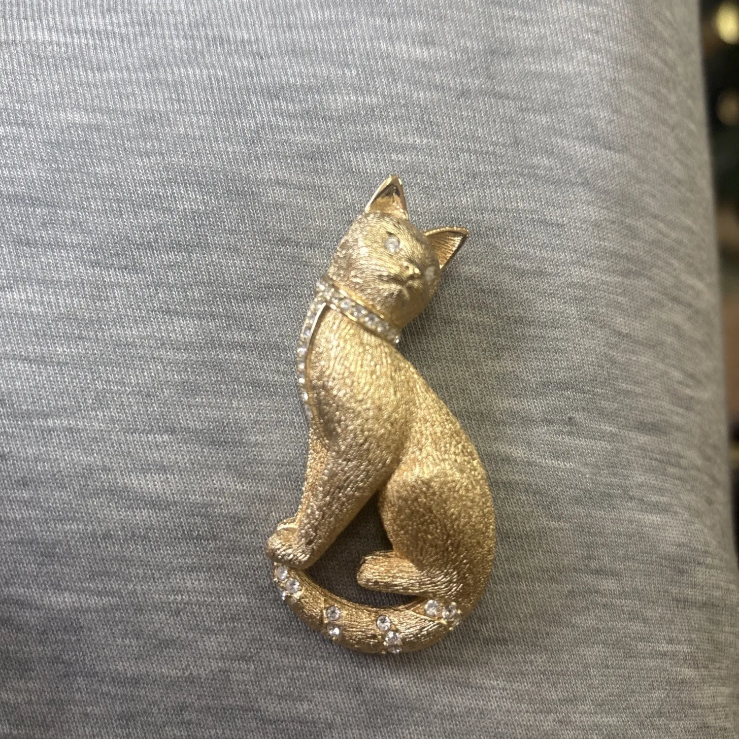 Authentic Vintage Christian Dior Signed Gold Plated Rhinestones Regal Cat Brooch