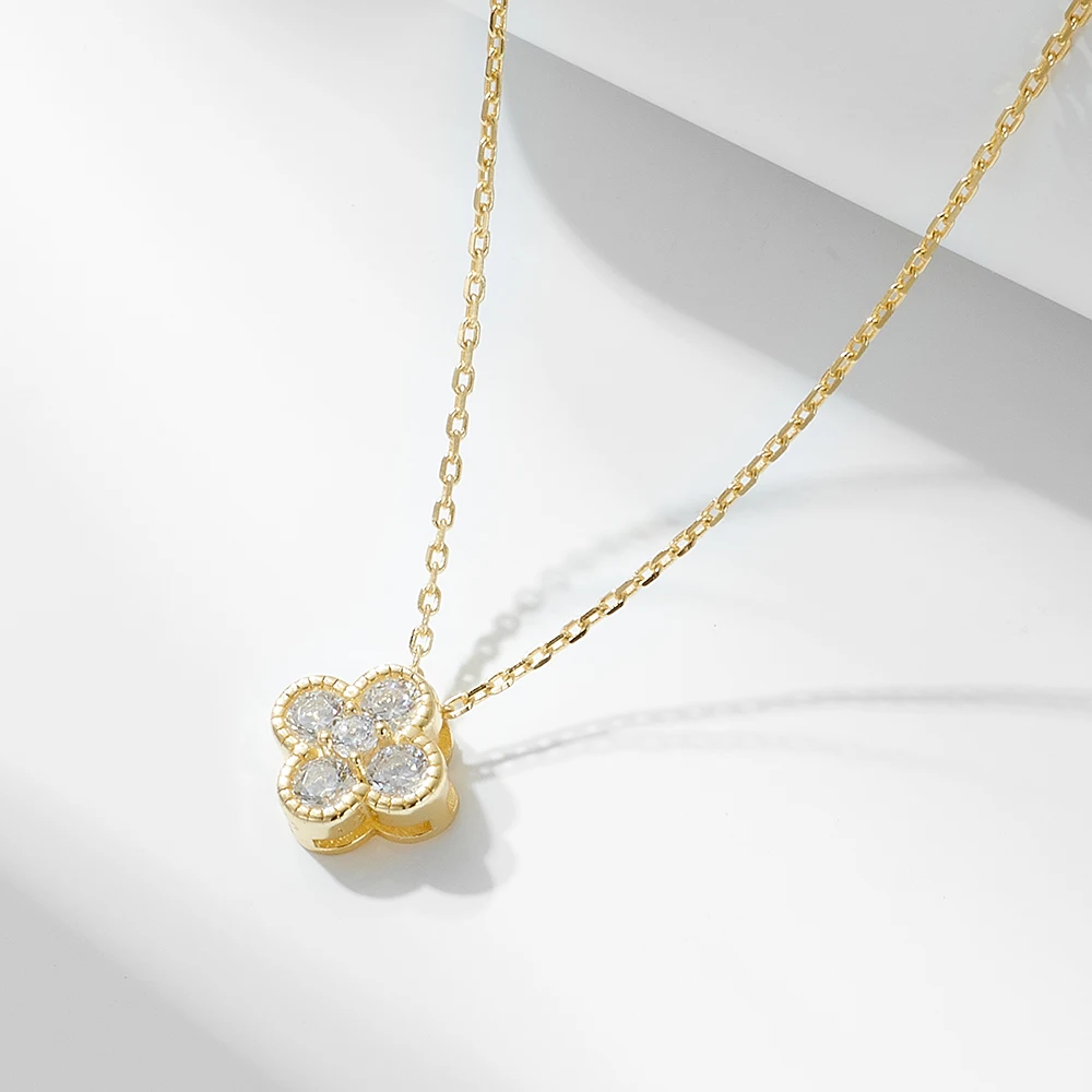 Gold plated  Four Leaf Clover pendant Necklace Love