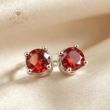 8H8A0.5Ct Round Cut Pomegranate Red Moissanite