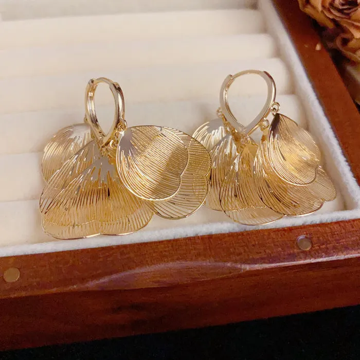 Exaggeration 925 Silver Needle 14k Gold