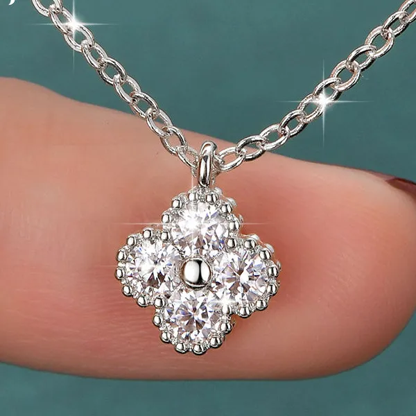 Rrjzz Lucky Clover D- Round Moissanite