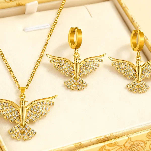Chain Micro-inlaid Crystal Phoenix Wings Pendant
